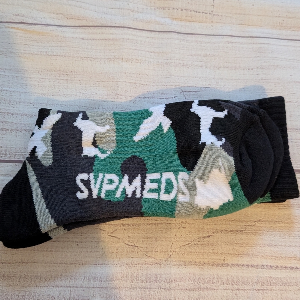 NWOT Svpmeds camo print socks